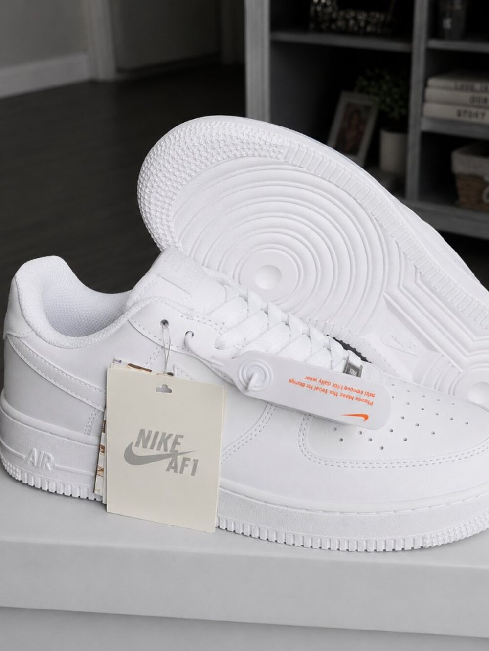 Nike Air Force 1 '07 Triple White 315122-111 Women Size 7 Kids Size 5.5Y New